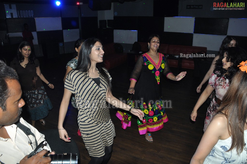 Manisha Kapoor's Salsa Workshop at H Lounge