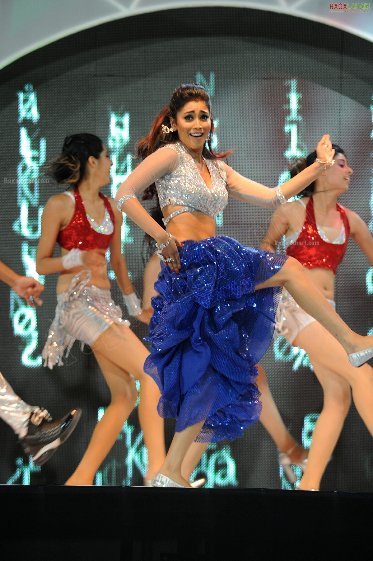 Shriya Stage Show at CCL 2011 Finals