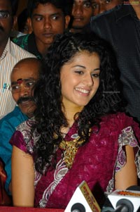 Taapsee Launches CHandana Exclusive at Hitech City