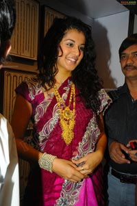 Taapsee Launches CHandana Exclusive at Hitech City