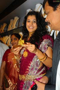 Taapsee Launches CHandana Exclusive at Hitech City