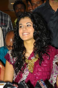 Taapsee Launches CHandana Exclusive at Hitech City