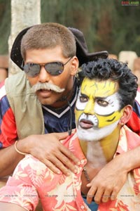 Vishal, Arya, Madhu Shalini, Janani Iyer