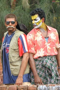 Vishal, Arya, Madhu Shalini, Janani Iyer