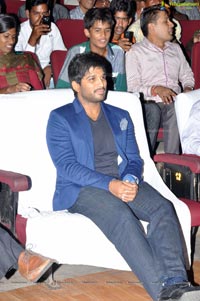 Allu Arjun meets the winners of Star Jalsa for Colgate Max Fresh