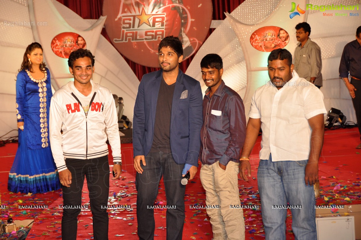 Allu Arjun meets Colgate Max Fresh Star Jalsa winners