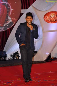 Allu Arjun meets the winners of Star Jalsa for Colgate Max Fresh