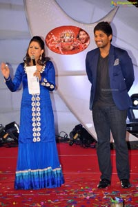 Allu Arjun meets the winners of Star Jalsa for Colgate Max Fresh