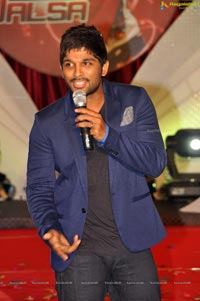 Allu Arjun meets the winners of Star Jalsa for Colgate Max Fresh