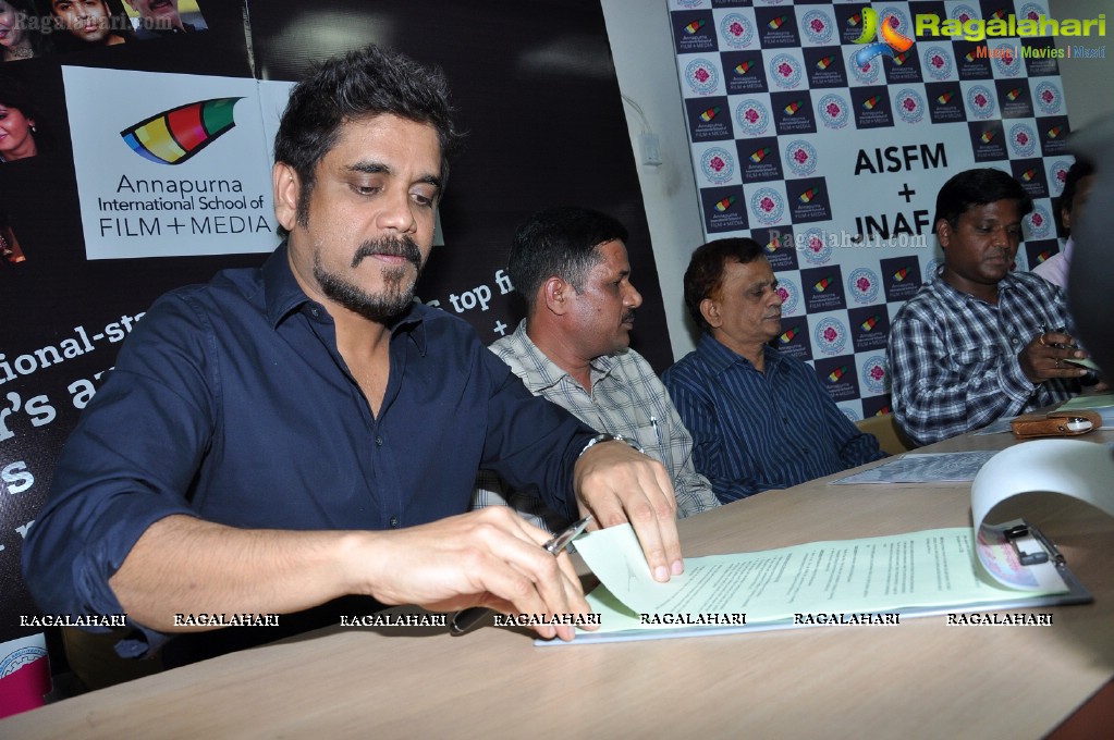 AIFSM signs MoU with Jawaharlal Nehru Architecture and Fine Arts University