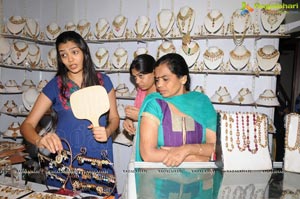 Actress Faith lauches D'sire Exhibition n Sale, Hyderabad