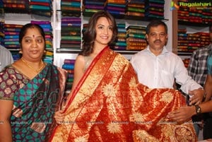 Kriti Kharbanda launches Kuber Shopping Mall Hyderabad