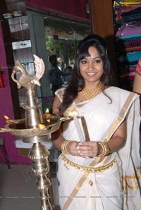 Madhavi Latha at Sreeja Fashions, Hyderabad