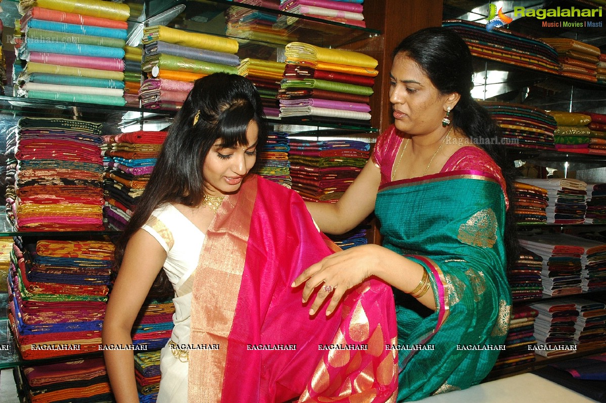 Madhavi Latha at Sreeja Fashions First Anniversary Discount Sale