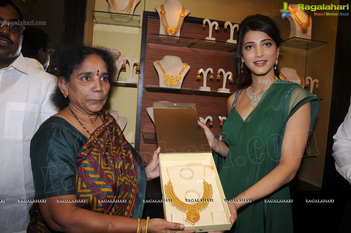 Shruti Haasan launches Malabar Gold & Diamonds at Dilsukhnagar