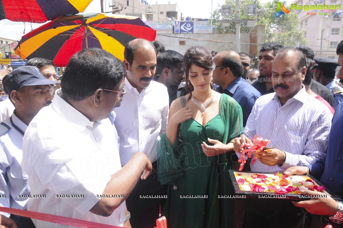 Shruti Haasan launches Malabar Gold & Diamonds at Dilsukhnagar