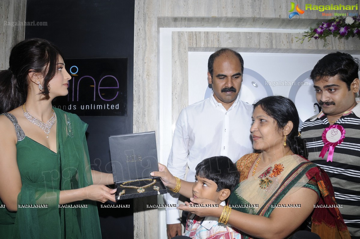 Shruti Haasan launches Malabar Gold & Diamonds at Dilsukhnagar