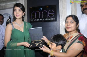 Shruti Haasan Launches Malabar Gold & Diamonds at Dilsukhnagar, Hyderabad