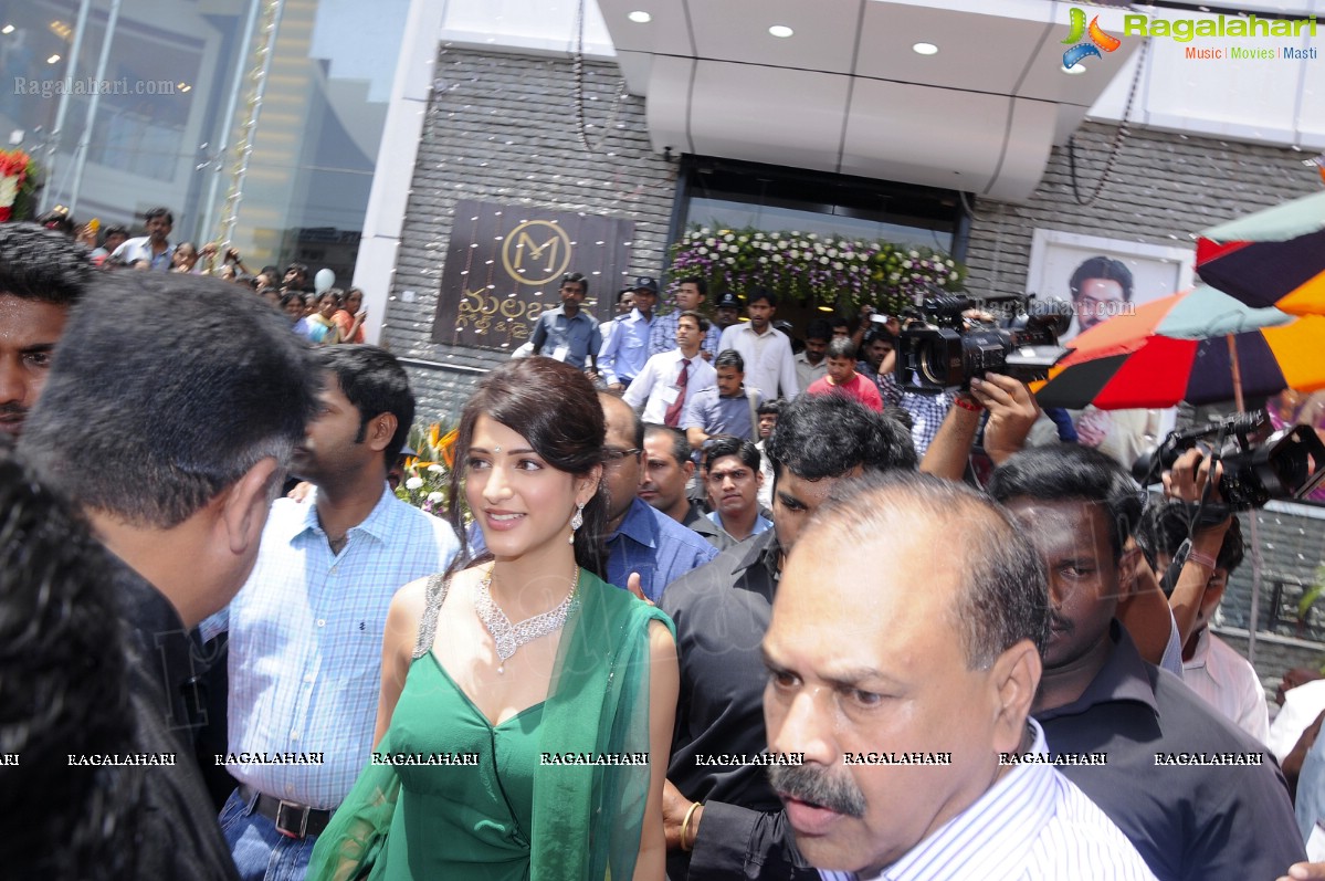 Shruti Haasan launches Malabar Gold & Diamonds at Dilsukhnagar