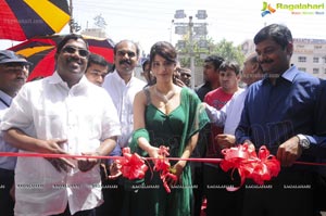 Shruti Haasan Launches Malabar Gold & Diamonds at Dilsukhnagar, Hyderabad