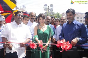 Shruti Haasan Launches Malabar Gold & Diamonds at Dilsukhnagar, Hyderabad