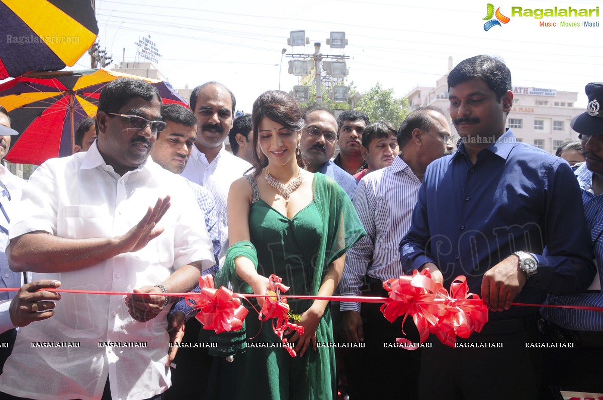 Shruti Haasan launches Malabar Gold & Diamonds at Dilsukhnagar