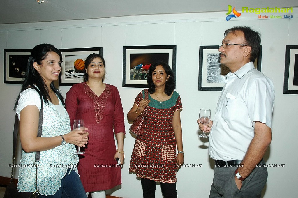 Closing Day of Madhu Smitha's Photography Exhibition