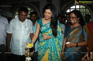 Shraddha Das launches Weaves Lifestyle Exhibition