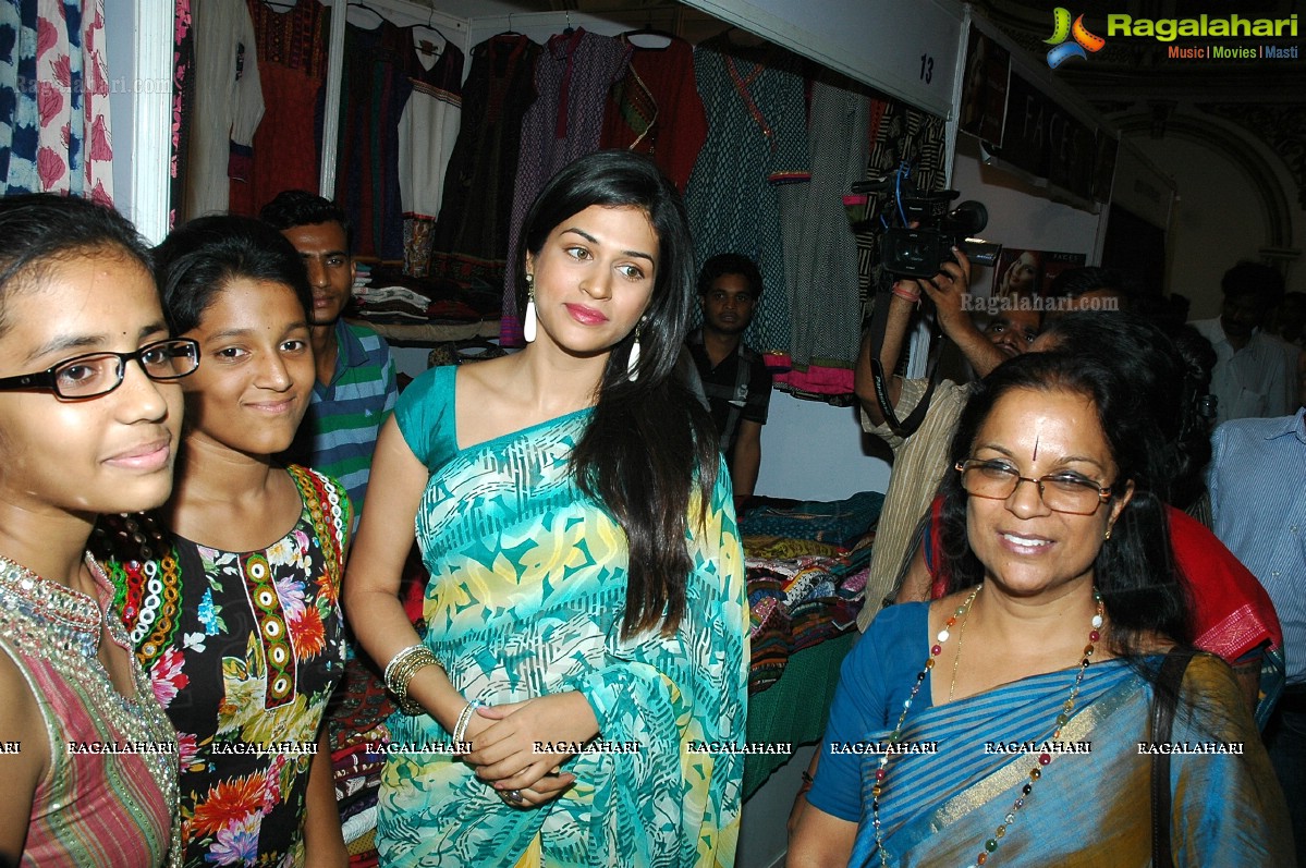 Shraddha Das Launches Weaves Lifestyle Exhibition