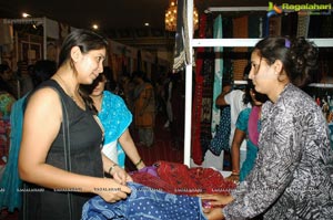 Shraddha Das launches Weaves Lifestyle Exhibition