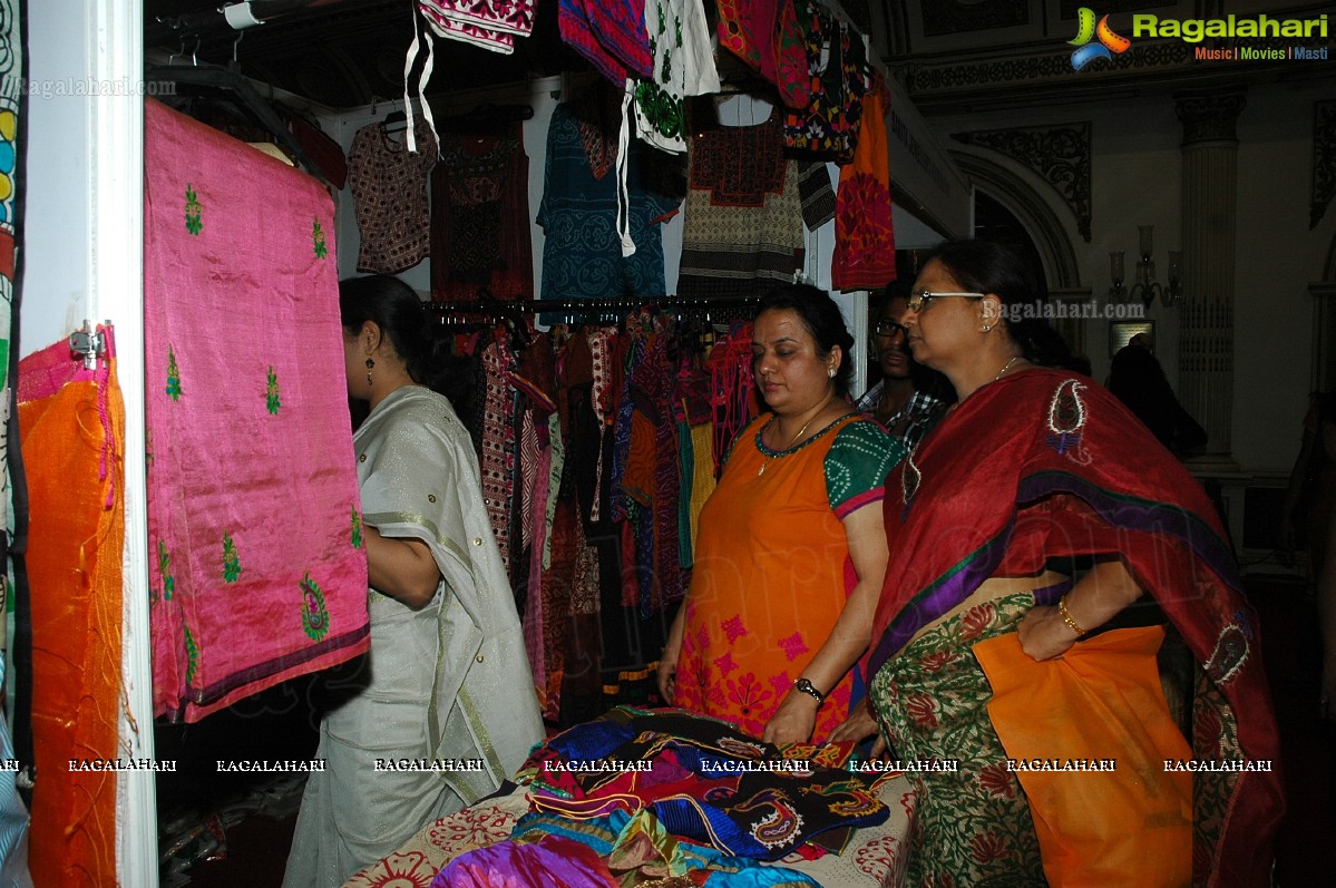 Shraddha Das Launches Weaves Lifestyle Exhibition