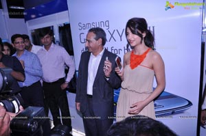 Shruti Haasan launches The Best Selling Smartphone of 2012 Samsung Galaxy SIII in Hyderabad