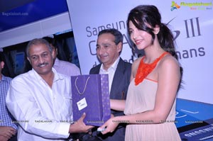 Shruti Haasan launches The Best Selling Smartphone of 2012 Samsung Galaxy SIII in Hyderabad