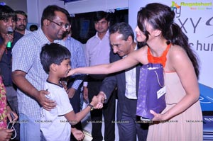 Shruti Haasan launches The Best Selling Smartphone of 2012 Samsung Galaxy SIII in Hyderabad