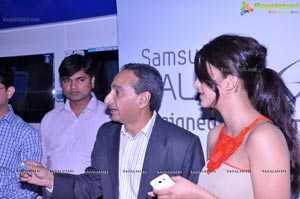 Shruti Haasan launches The Best Selling Smartphone of 2012 Samsung Galaxy SIII in Hyderabad