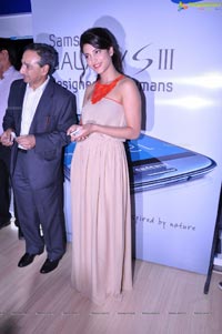 Shruti Haasan launches The Best Selling Smartphone of 2012 Samsung Galaxy SIII in Hyderabad