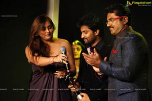 Hot and Spicy SIIMA 2012 Fashion Show