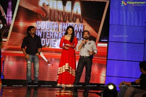 Hot and Spicy SIIMA 2012 Fashion Show