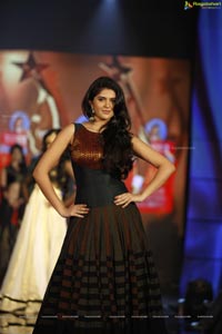 Hot and Spicy SIIMA 2012 Fashion Show