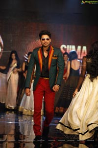 Hot and Spicy SIIMA 2012 Fashion Show