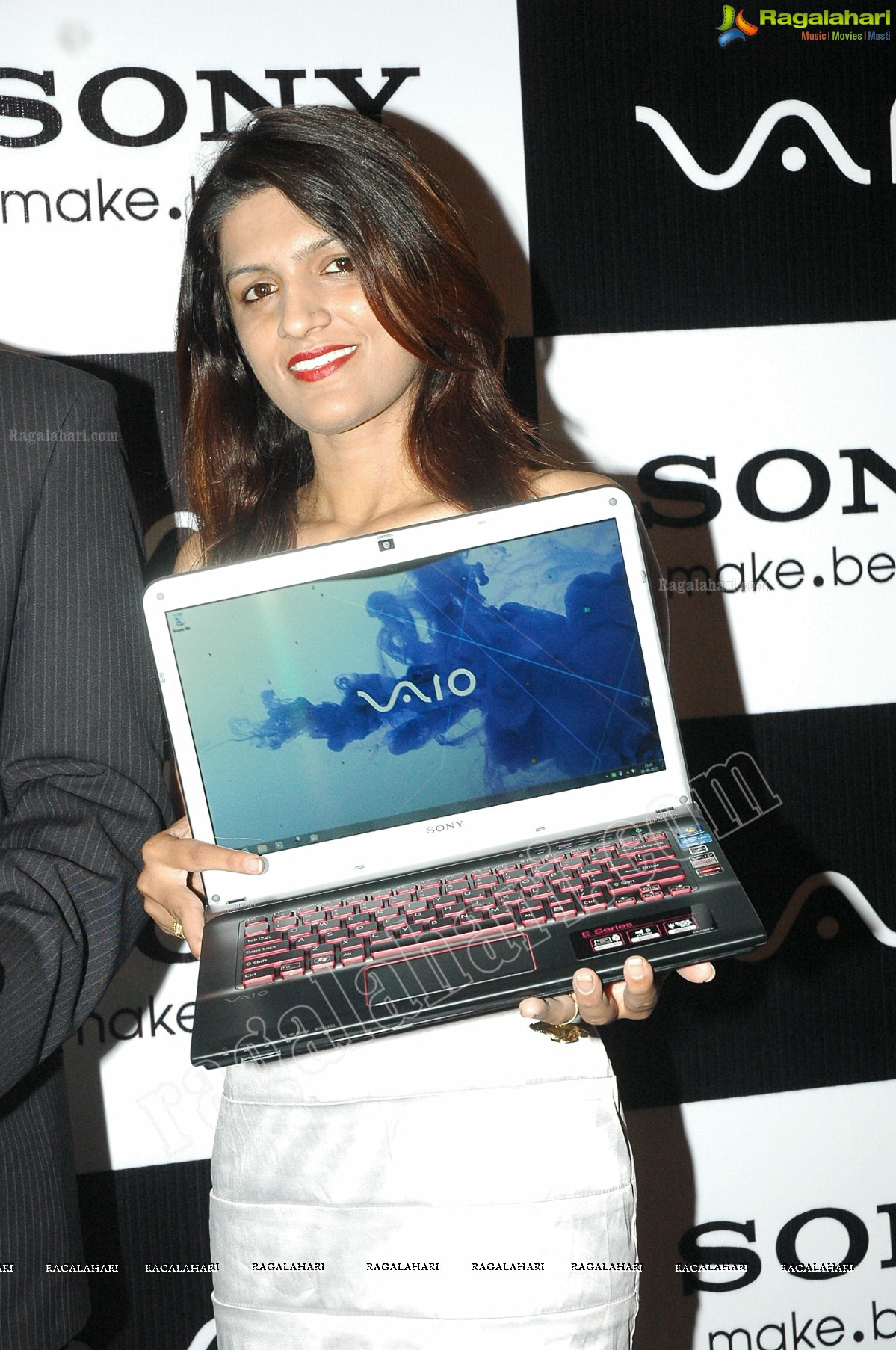 Sony VAIO E14a Launch