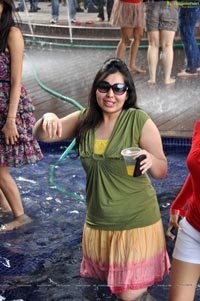 Photos of Sundown Monsoon Rain Dance Party at Aqua