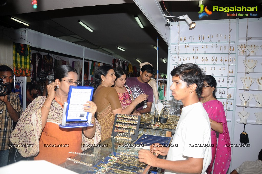 Trendz Bridal Collection at Sri Satyasai Nigamagamam