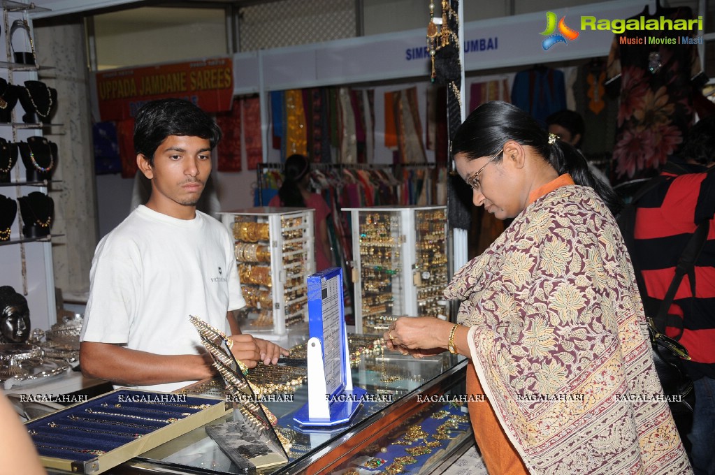 Trendz Bridal Collection at Sri Satyasai Nigamagamam