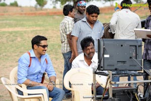 Uday Kiran, Reshma - Jai Sreeram Working Stills