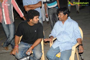 Uday Kiran, Reshma - Jai Sreeram Working Stills