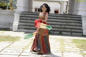 Madhavi Latha High Quality Photos