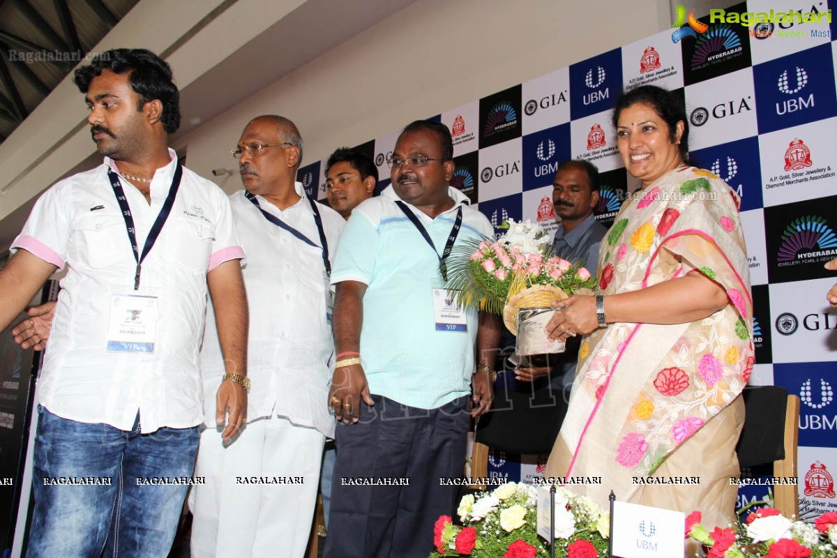 D. Purandeswari inaugurates 6th Edition of Hyderabad Jewellery, Pearl and Gem Fair (HJF)