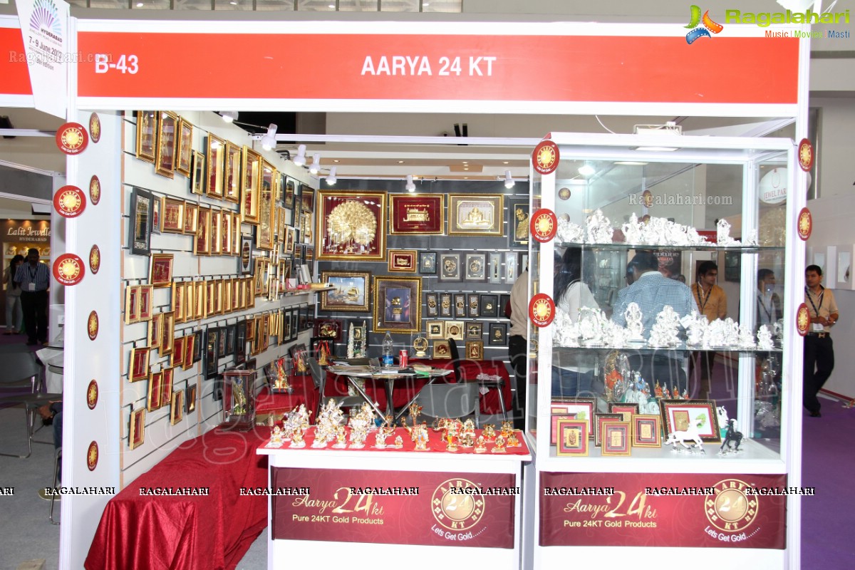 D. Purandeswari inaugurates 6th Edition of Hyderabad Jewellery, Pearl and Gem Fair (HJF)