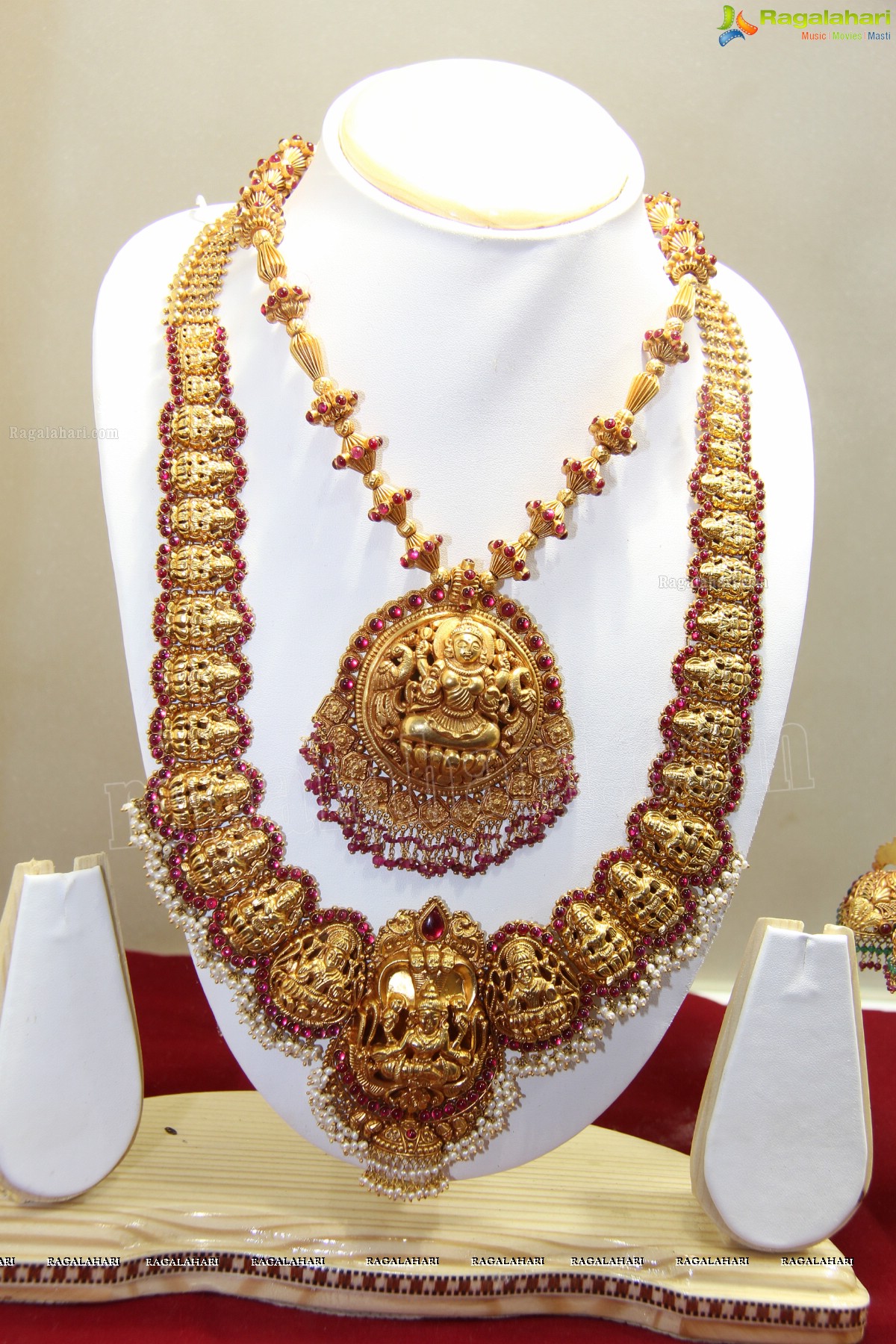 D. Purandeswari inaugurates 6th Edition of Hyderabad Jewellery, Pearl and Gem Fair (HJF)